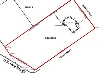 501 S Broad St, Saint Jo, TX 76265