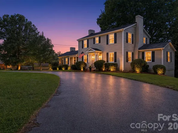 330 S Center St, Taylorsville, NC 28681