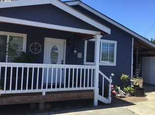 1064 Crocker St, Coos Bay, OR 97420