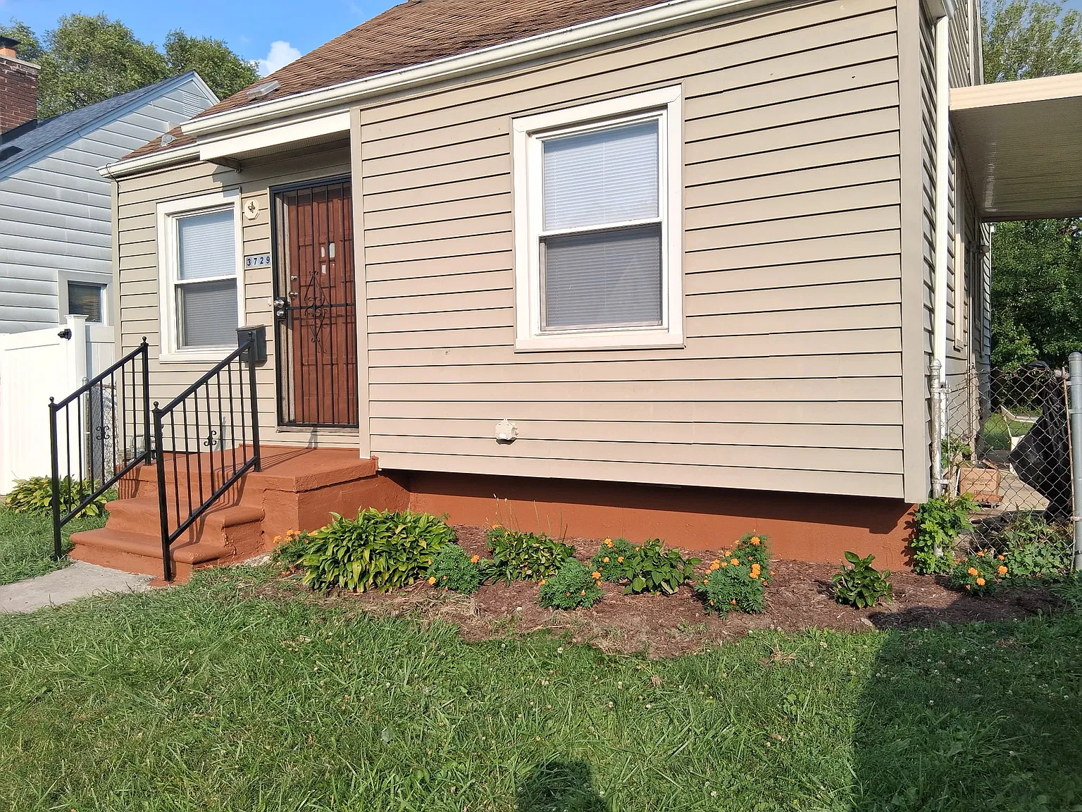 3 bed, 886 sqft, $1,500 — Photo 2