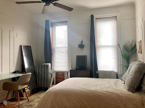 4th image of 208 Jefferson Ave #3