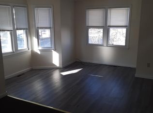 107 University Ave #1, Lowell, MA 01854