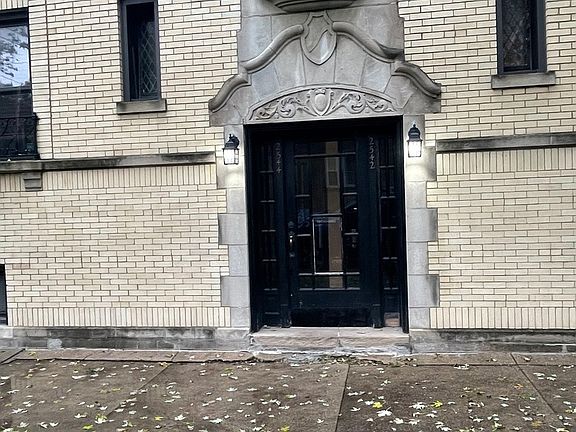 2nd image of 2542 W Hollywood Ave #G