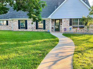 1201 Merry Oaks Dr, College Station, TX 77840