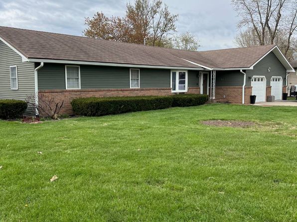 115 S Hancock St, White Hall, IL 62092