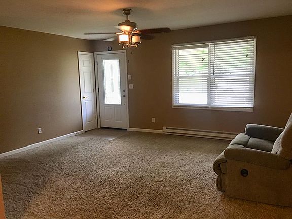 3rd image of 1107 Greenway Dr