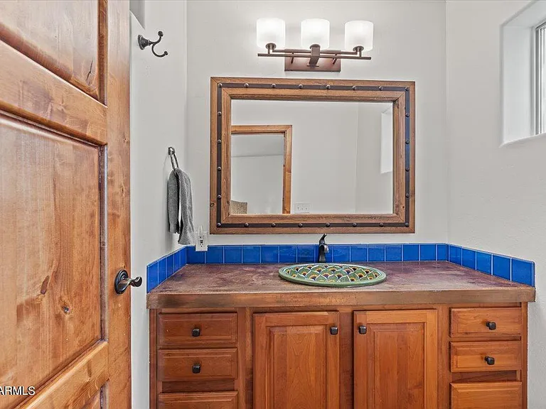 1816 E Eagle Claw Dr — Photo 17