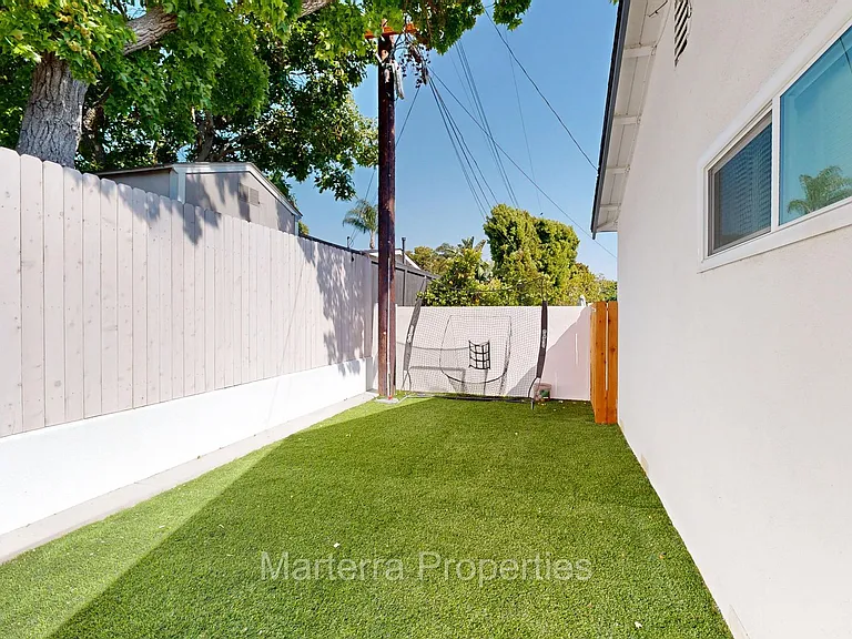2342 Fordham Dr — Photo 12