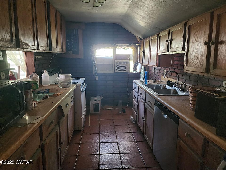 2nd image of 132 Whitley Ave