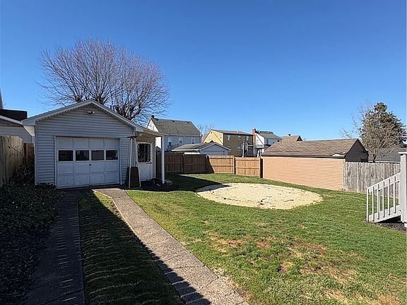 5th image of 3721 Collins Way