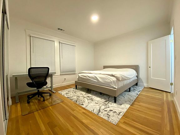 3rd image of 796 15th Ave