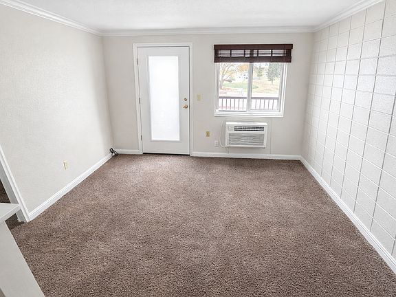 3rd image of 199 Rosemont Dr