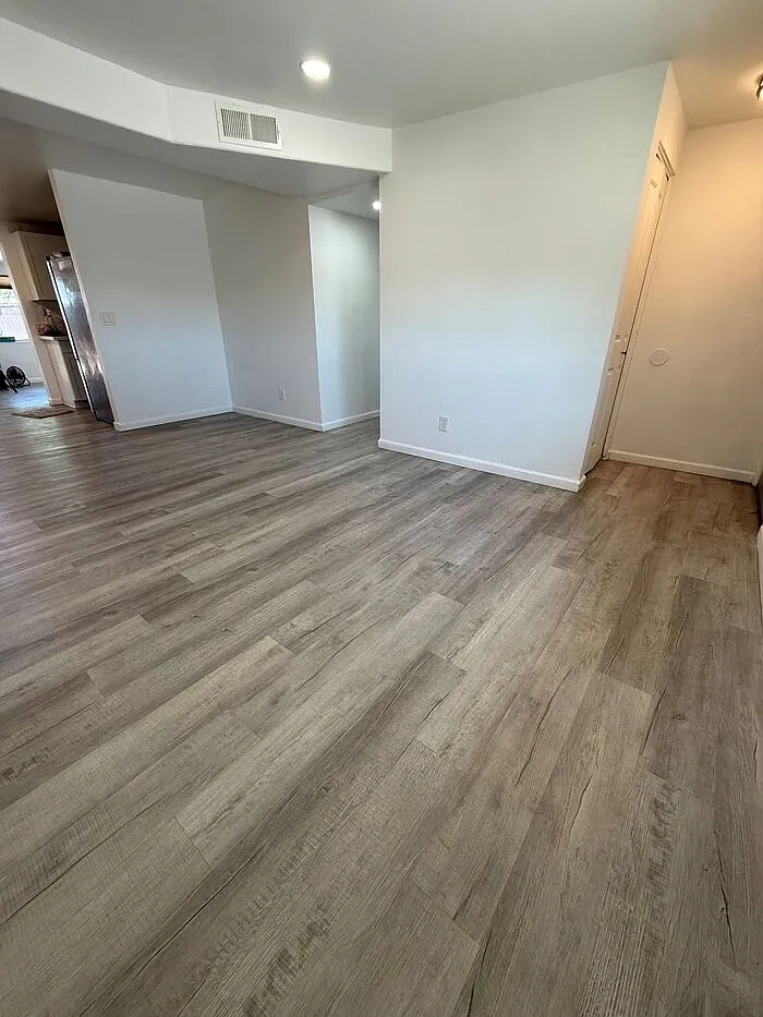 5 bed, 3.0 bath, 2135 sqft, $1,875 — Photo 4