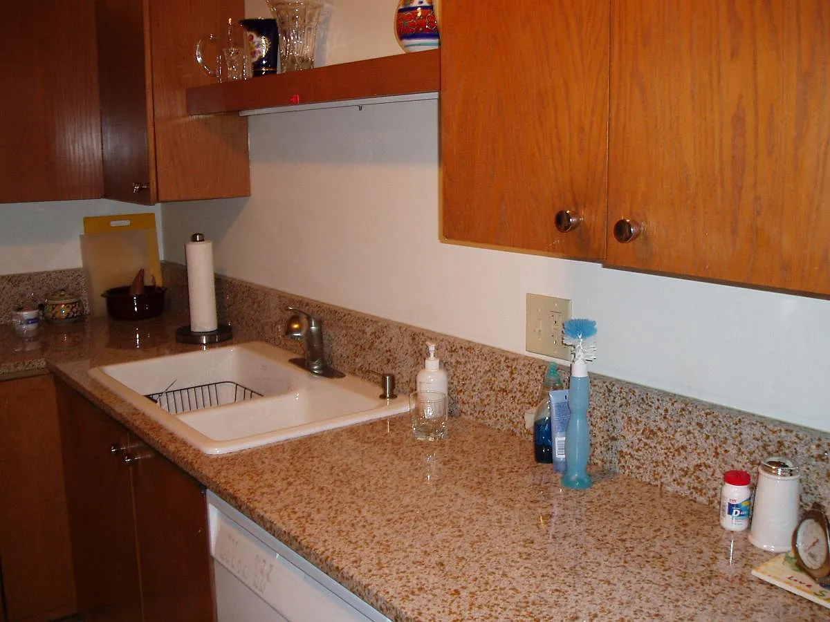 505 E Henry Clay St — Photo 2