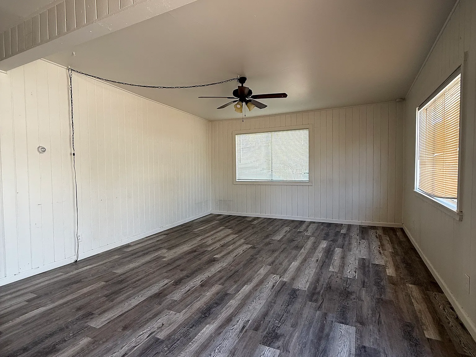 3 bed, 1000 sqft, $1,300 — Photo 3