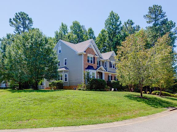 3rd image of 5821 Regal Ln