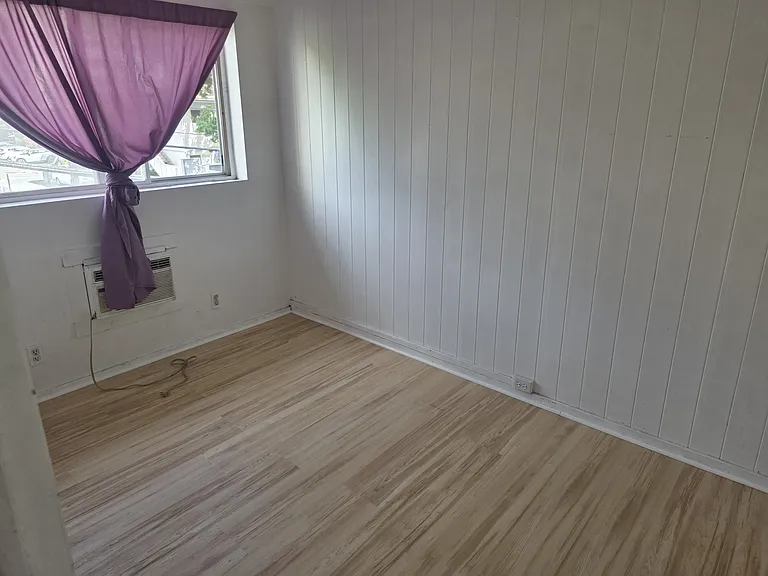 2446 Cleghorn St #2A — Photo 4