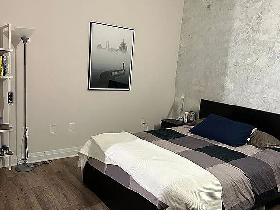 5th image of 237 Chestnut St #1-517