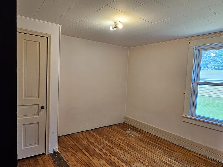 802 N 1st Ave — Photo 5