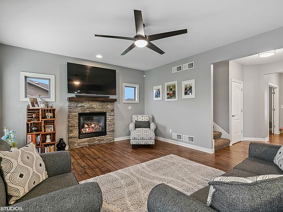 2nd image of 9967 Wisteria Ln