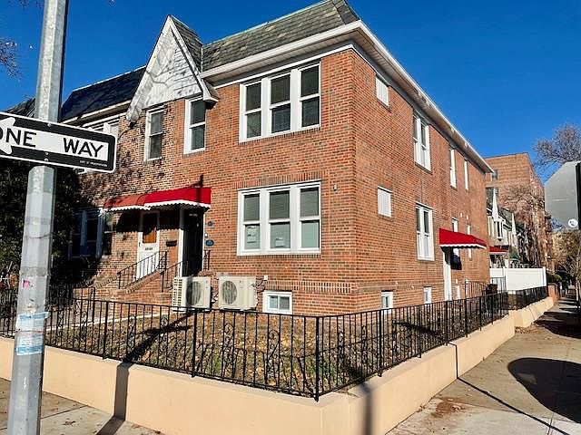 1st image of 39-47 50 Avenue