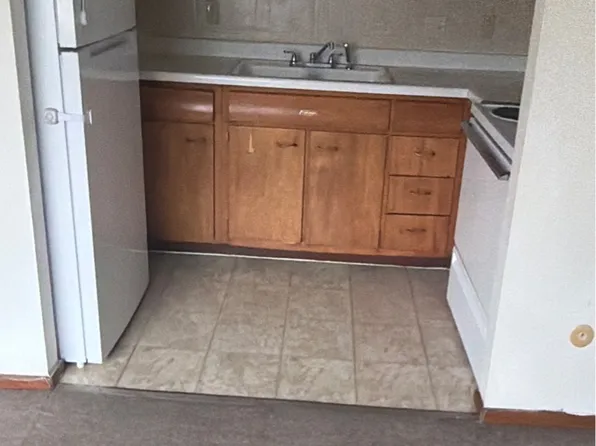 906 5th Ave S, Clinton, IA