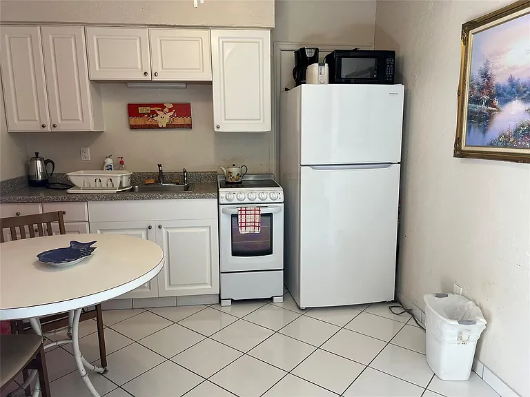 1315 N Ocean Dr #205 — Photo 6
