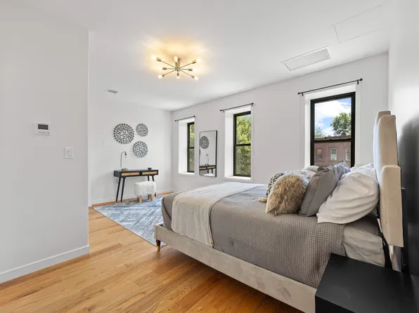 537 Halsey Street image 19 of 38