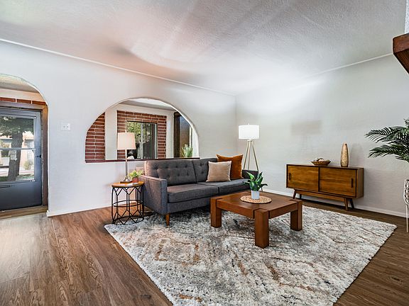 4th image of 1837 June St NE