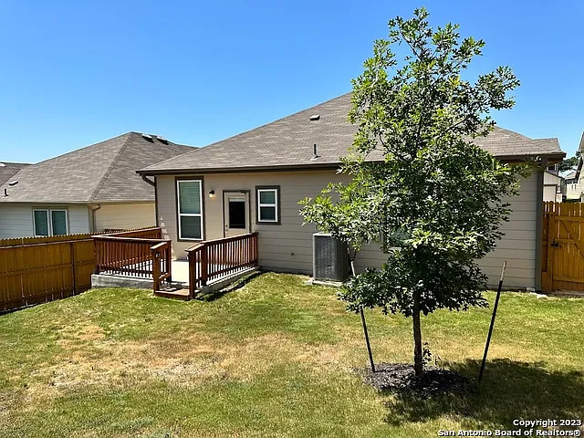 3 bed, 2.0 bath, 1500 sqft, $2,175 — Photo 4
