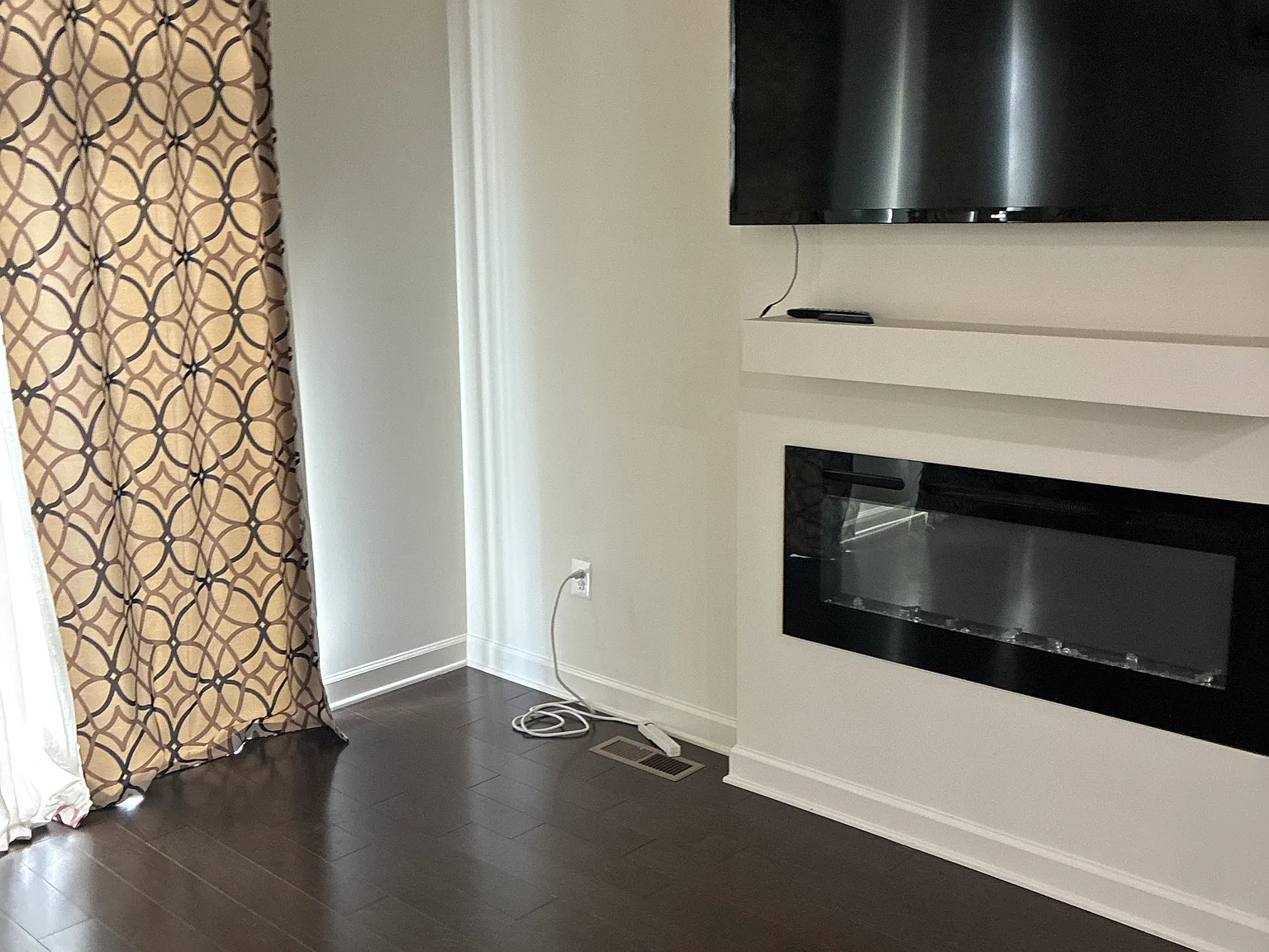4 bed, 2.5 bath, 1640 sqft, $3,500 — Photo 4
