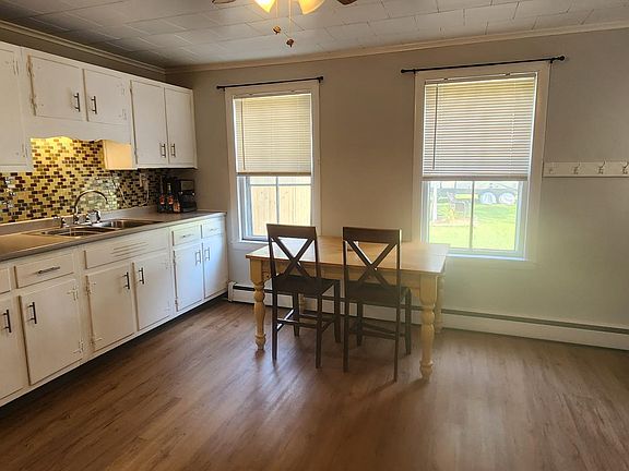 3rd image of 28 Windermere Ave #1