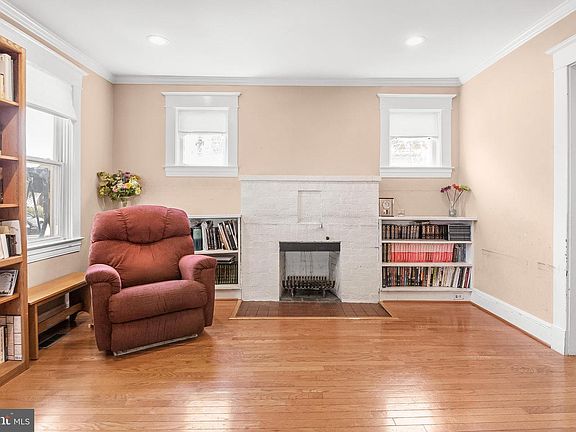 5th image of 3216 Marnat Rd