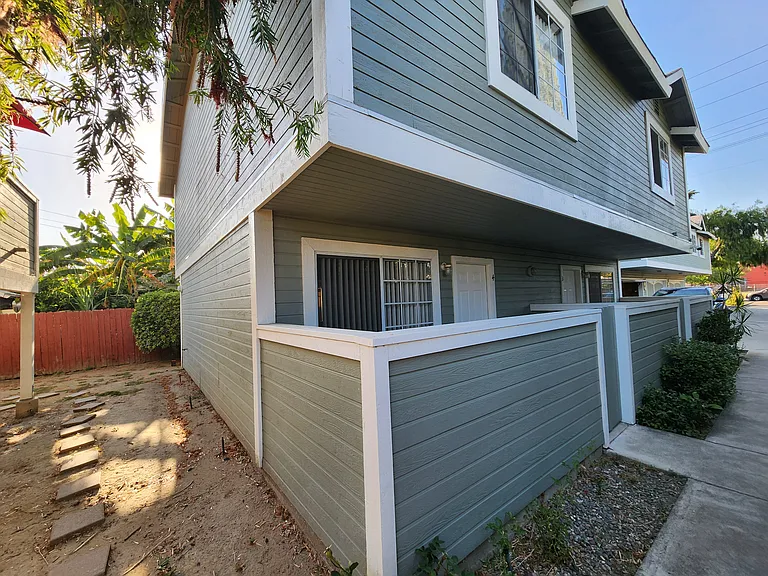 124 W Truslow Ave #4 — Photo 4