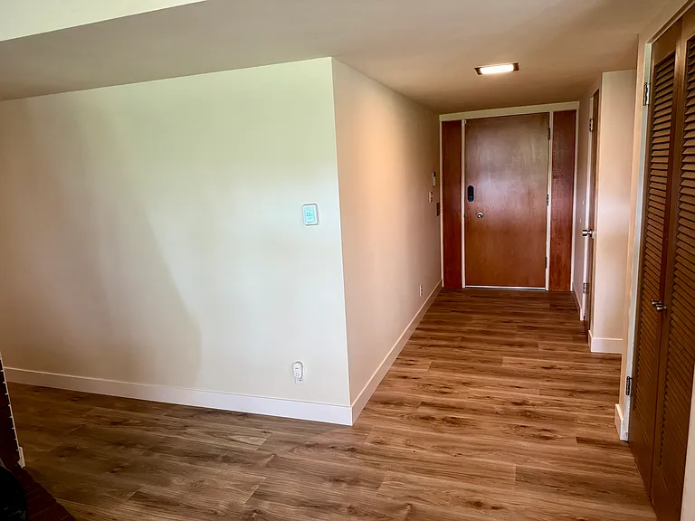 21451 Salamanca Ave — Photo 6