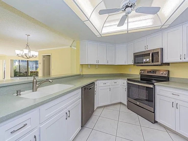 1821 Mooringline Dr #1C — Photo 12