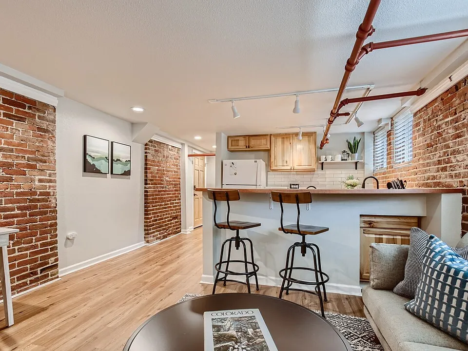 2805 E 16th Ave #ID1026243P
