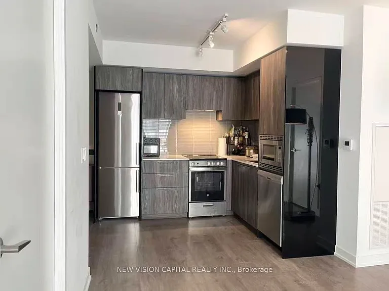 501 Yonge St #3212 — Photo 3