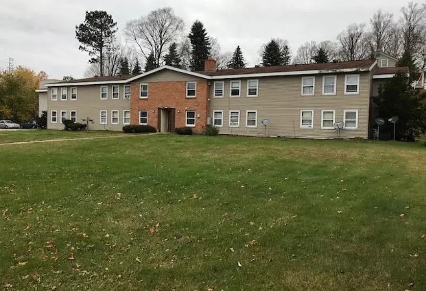 Goodman Apartments - 18 — Photo 2