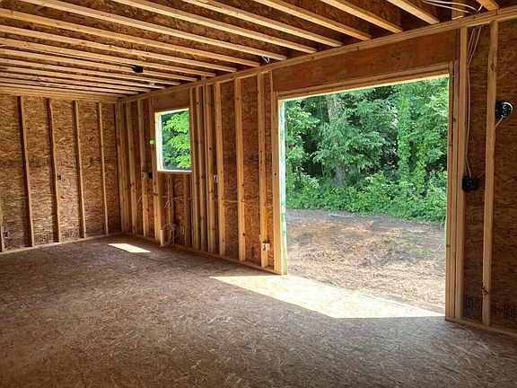 2nd image of 5832 Lynn Dr