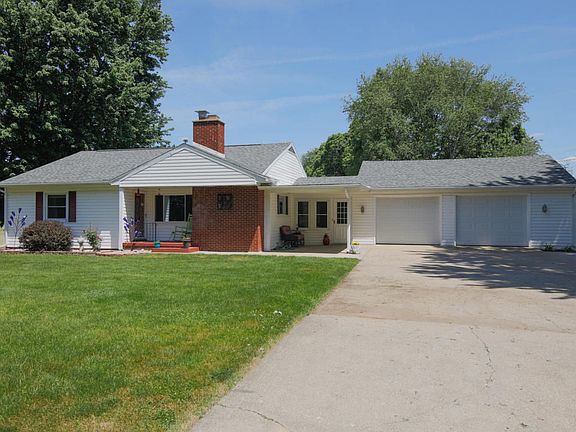 751 Riverview Dr-102