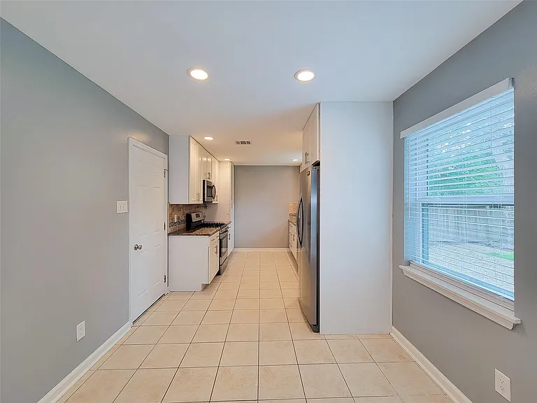 5846 Ettrick Dr — Photo 8