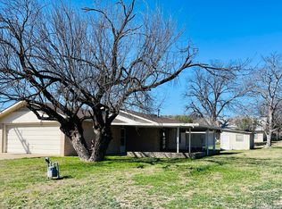 1902 College, Junction, TX 76849