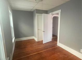 34 W 3rd St #1, Lowell, MA 01850