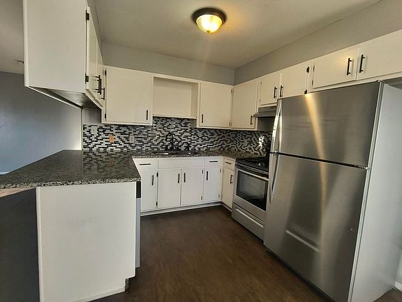 2nd image of 3705 Honeysuckle Ln