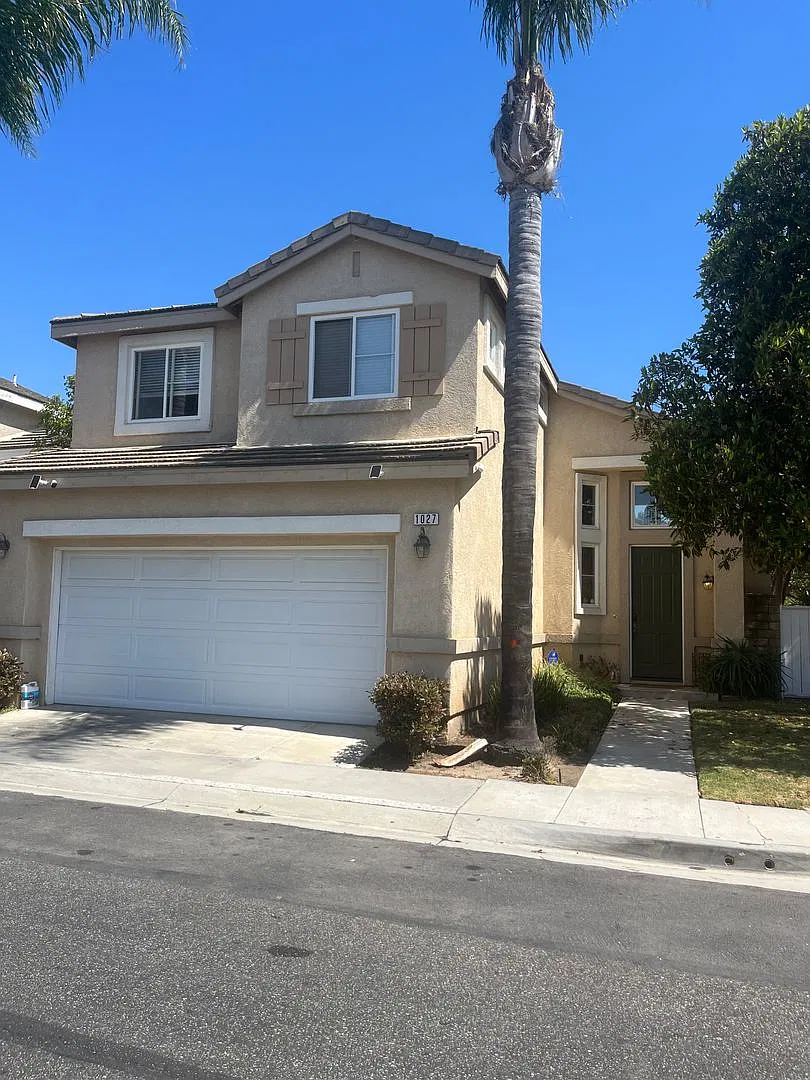 Cozy 3 bedroom 2.5 bath home Available Now! — Photo 1