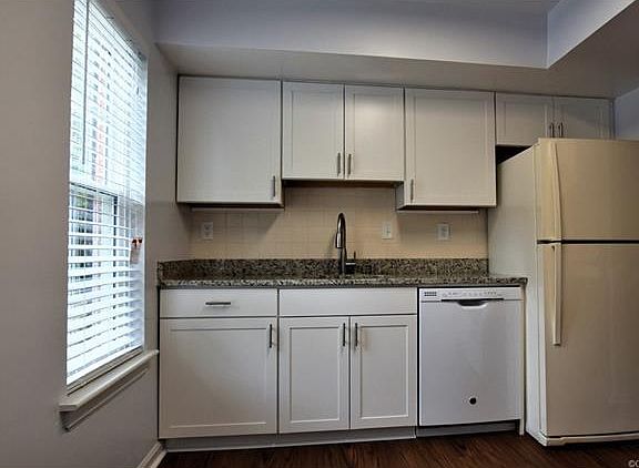 5th image of 1690 Liberty Bell Ct Unit 1690