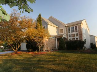 2429 White Barn Rd, Aurora, IL 60502