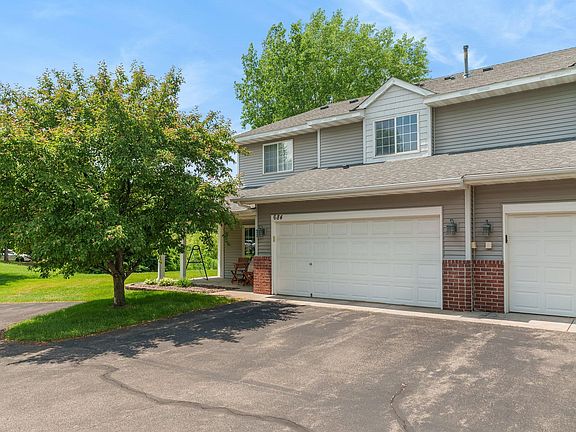 4th image of 684 Oak Ln