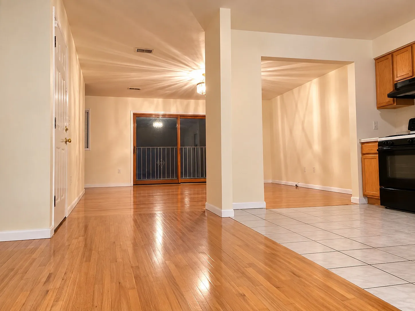 3 bed, 1243 sqft, $2,800 — Photo 2